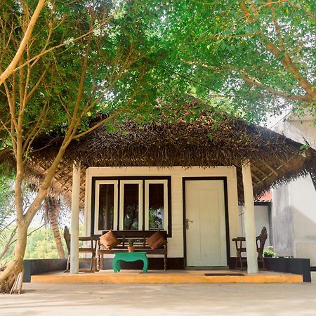Harmony Beach Resort Tangalle Ngoại thất bức ảnh